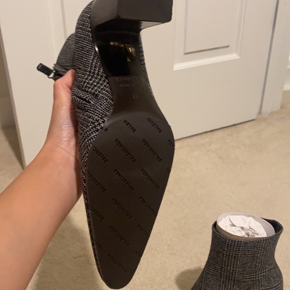Brand new Balenciaga bootie boots - Picture 3 of 3